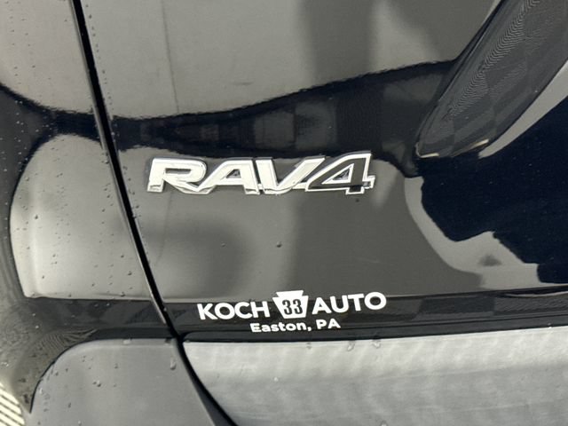 Used 2020 Toyota RAV4 XLE Premium AWD/4WD image 18