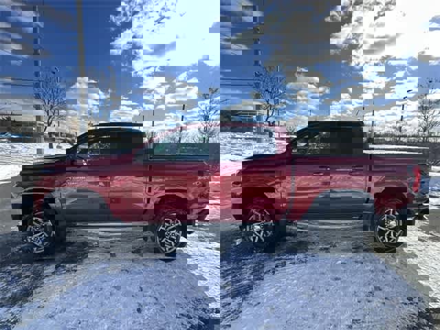 Used 2023 Chevrolet Colorado LT image 2