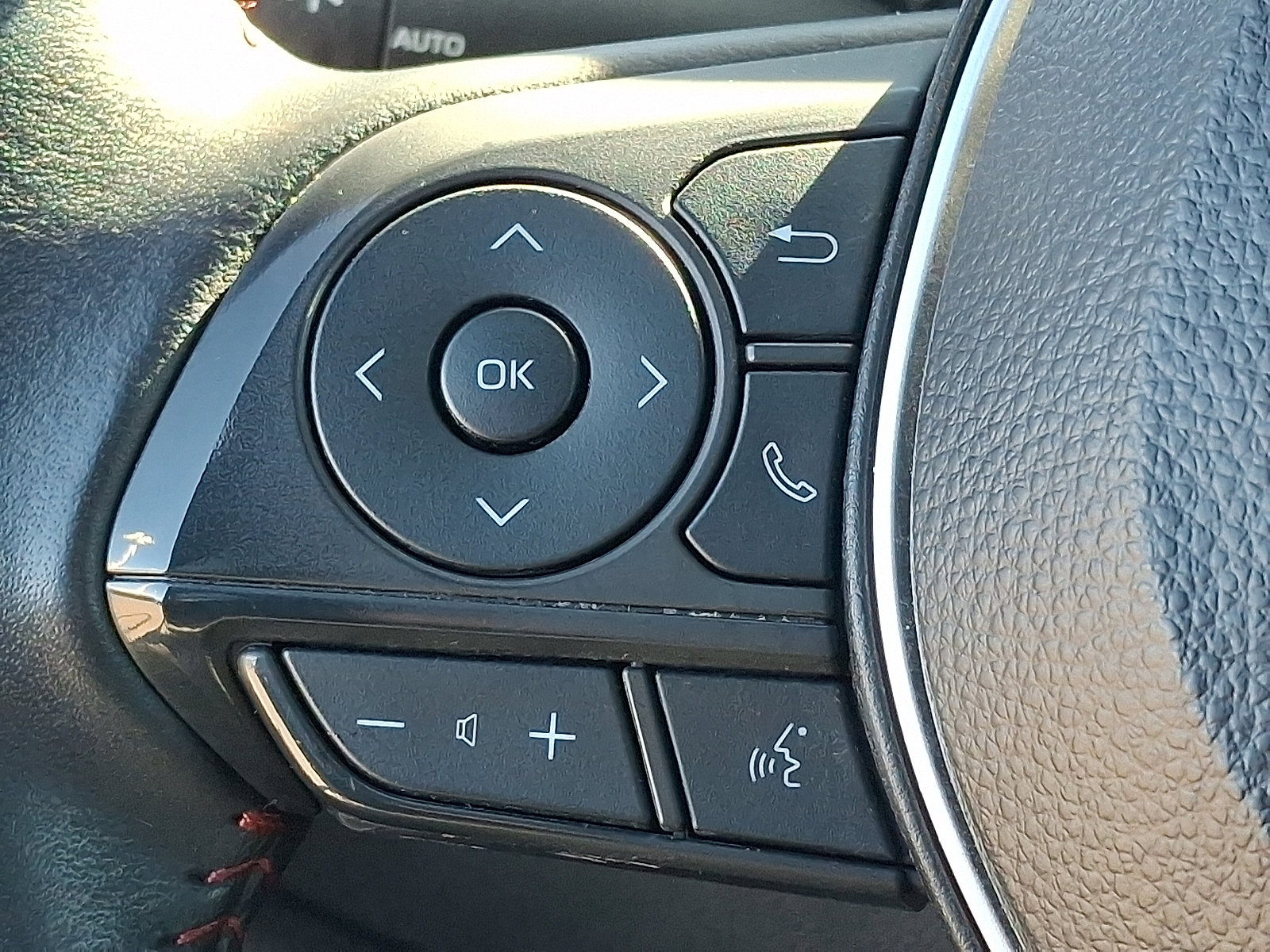 Used 2024 Toyota Corolla Cross AWD Hybrid image 22