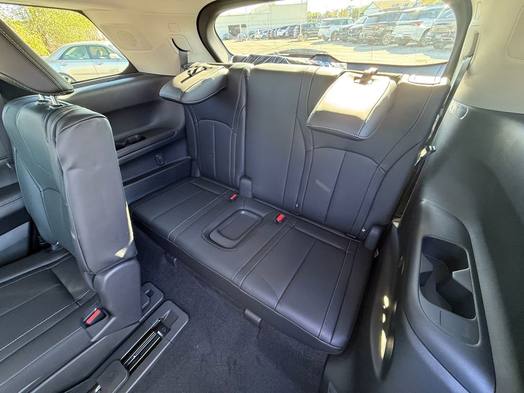 Certified 2026 INFINITI QX60 Luxe w/ Family Package image 25