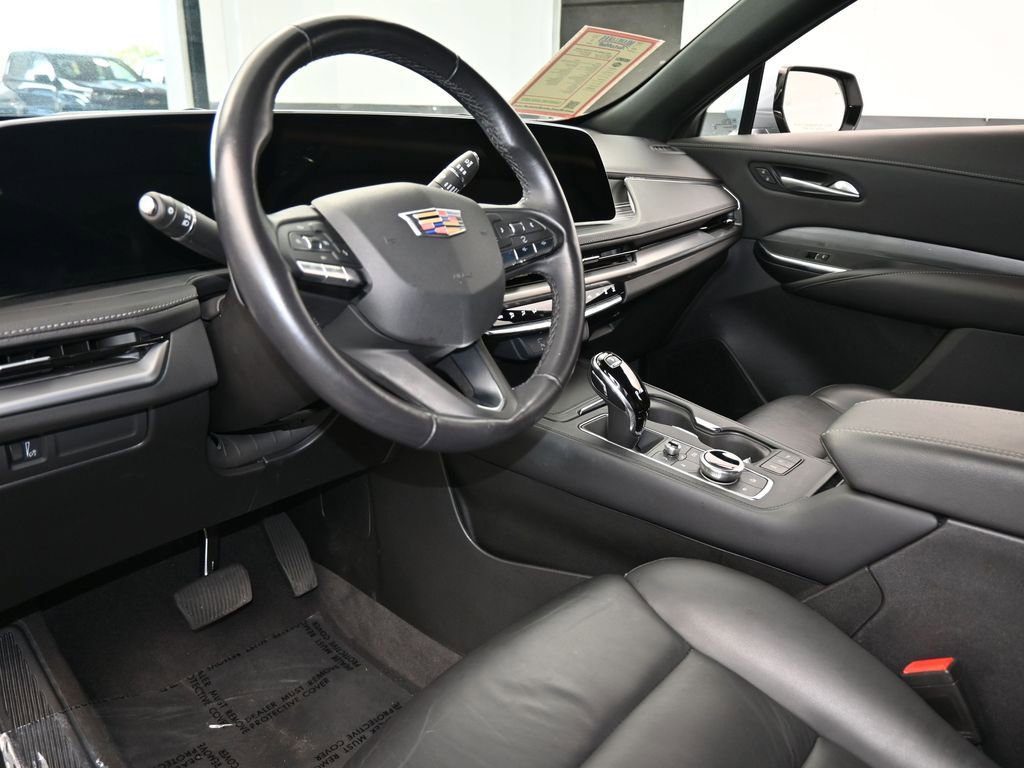 Used 2024 Cadillac XT4 Premium Luxury image 12
