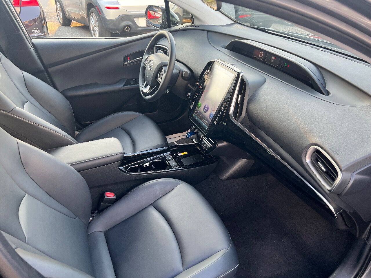 Used 2020 Toyota Prius Prime XLE FWD image 10
