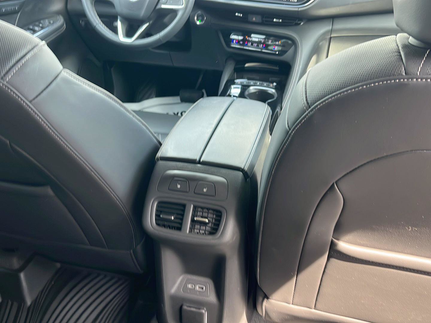 Used 2023 Buick Envision Avenir AWD/4WD image 29