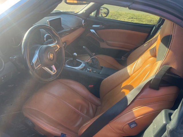 Used 2017 FIAT 124 Spider Lusso image 2