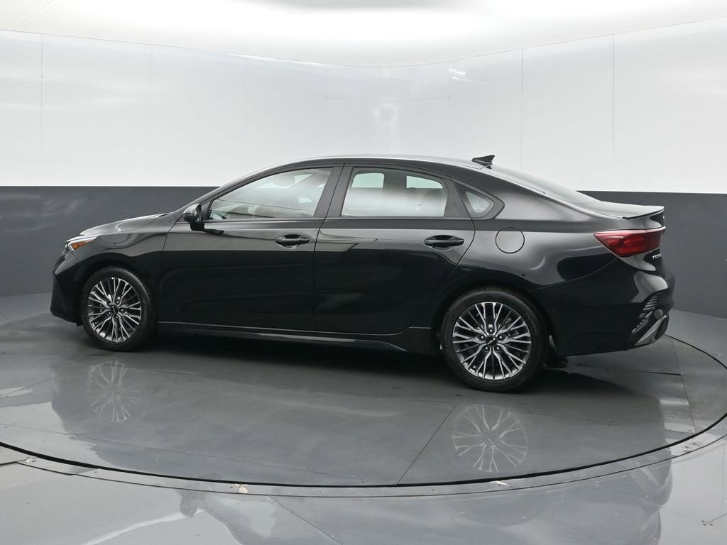 Used 2024 Kia Forte GT-Line w/ GT-Line Premium Package image 13