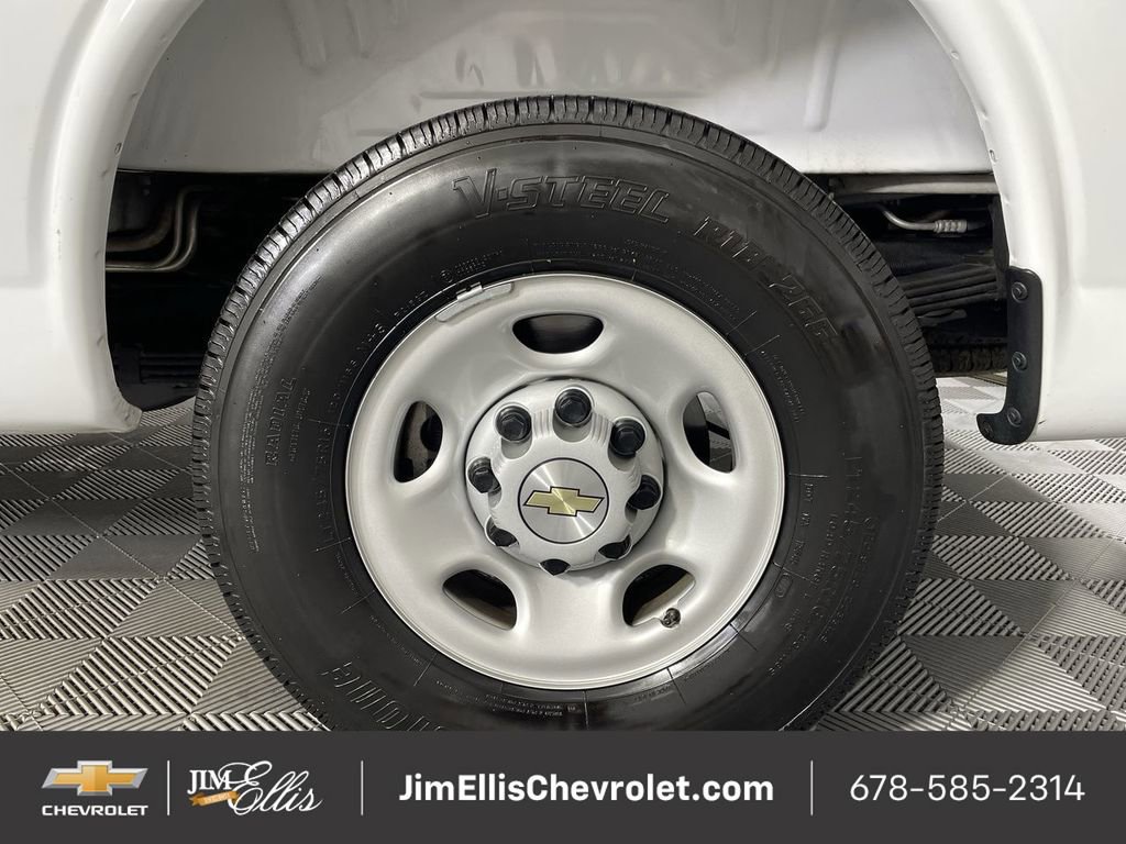 Used 2025 Chevrolet Express 3500 LS image 30