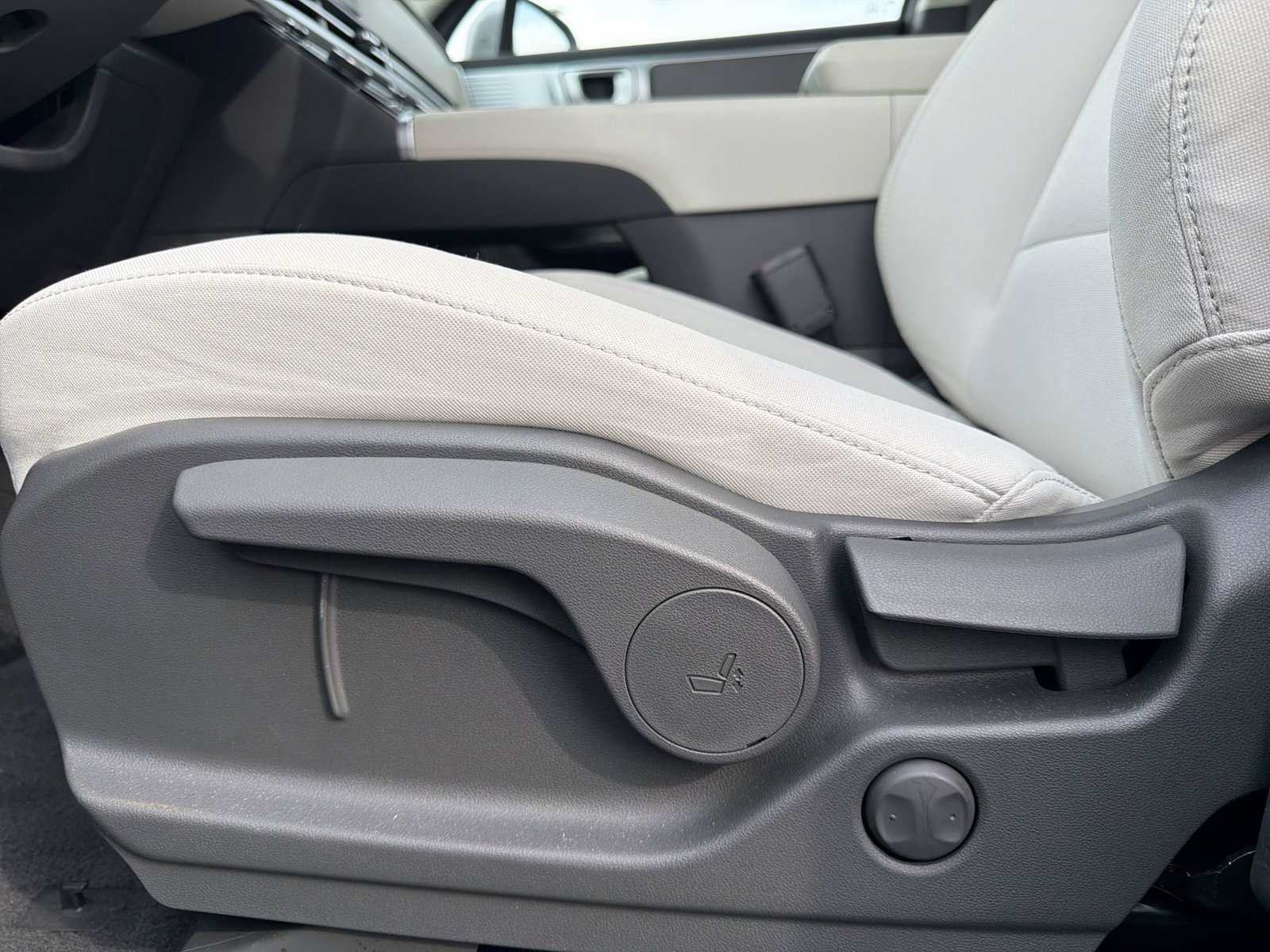 Certified 2026 Hyundai Santa Fe SE AWD/4WD image 14