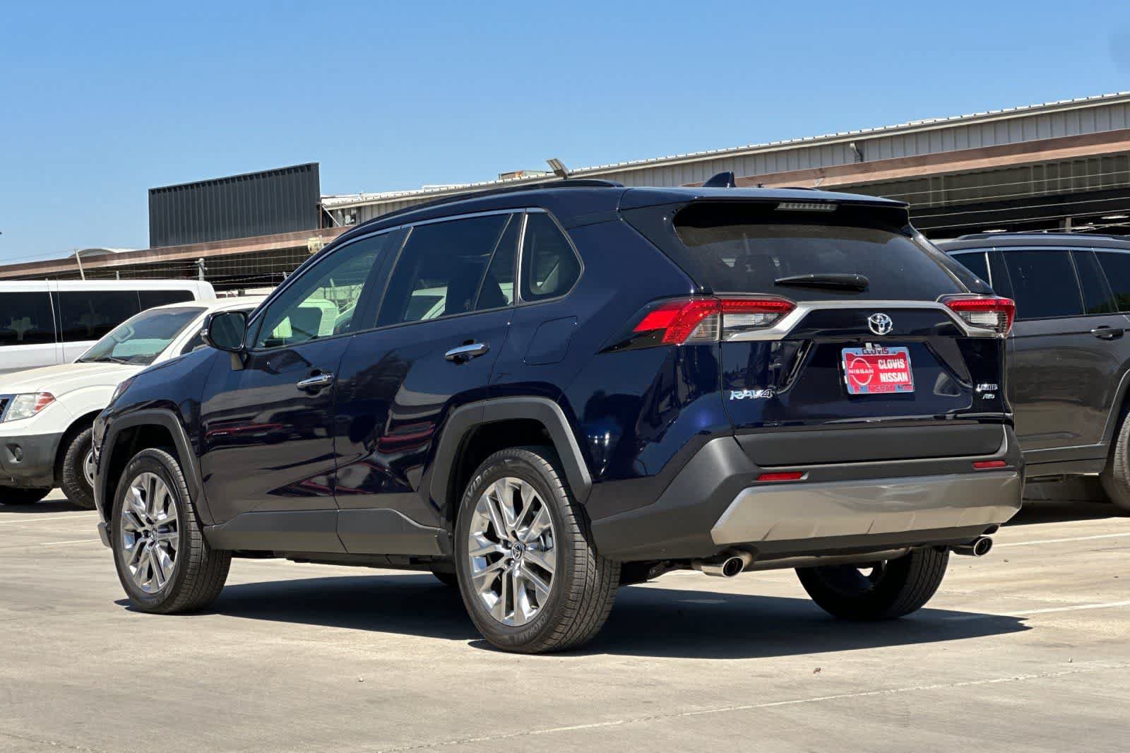 Used 2022 Toyota RAV4 Limited AWD/4WD image 7