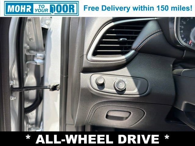 Used 2022 Chevrolet Trax LT w/ Driver Confidence Package AWD/4WD image 16
