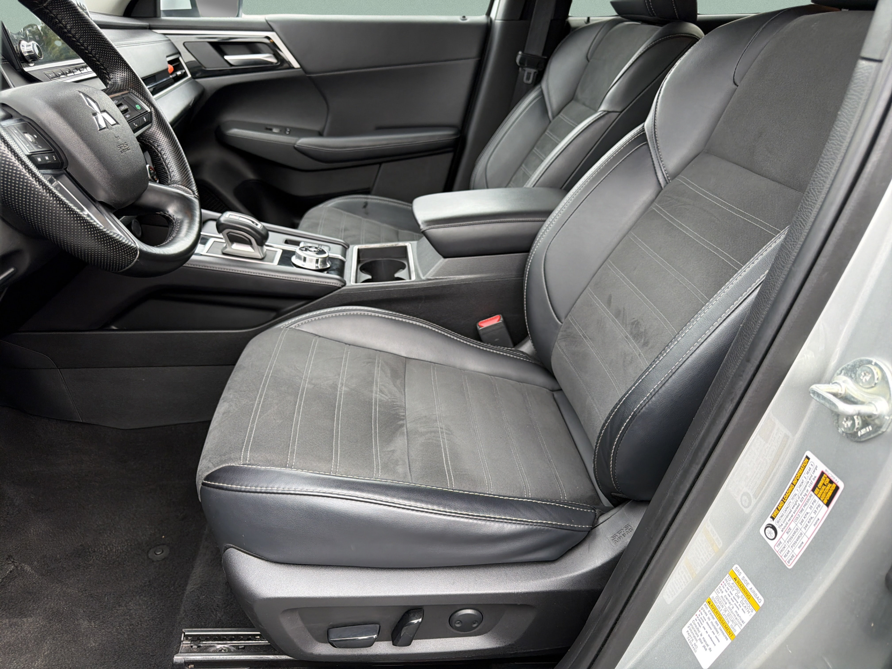 Used 2024 Mitsubishi Outlander SE FWD image 18