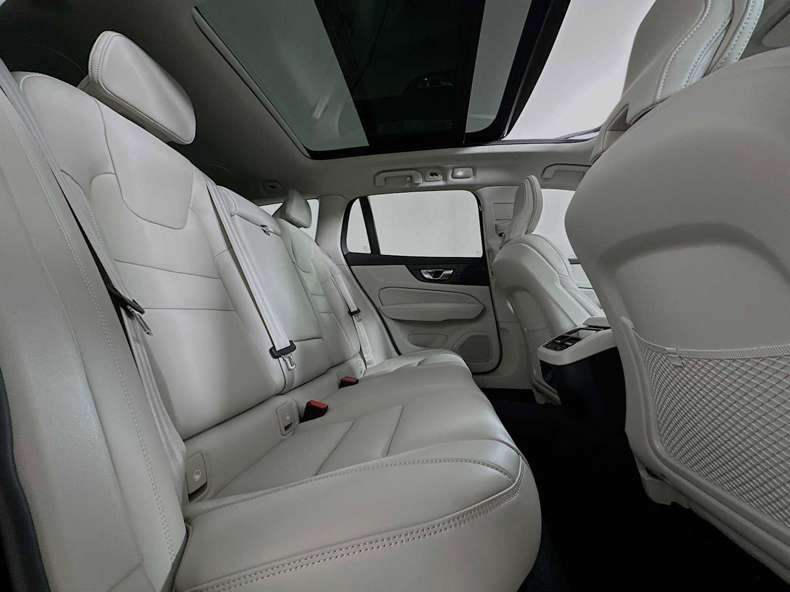 Used 2025 Volvo V60 B5 Cross Country Ultra w/ Protection Package Premier image 26