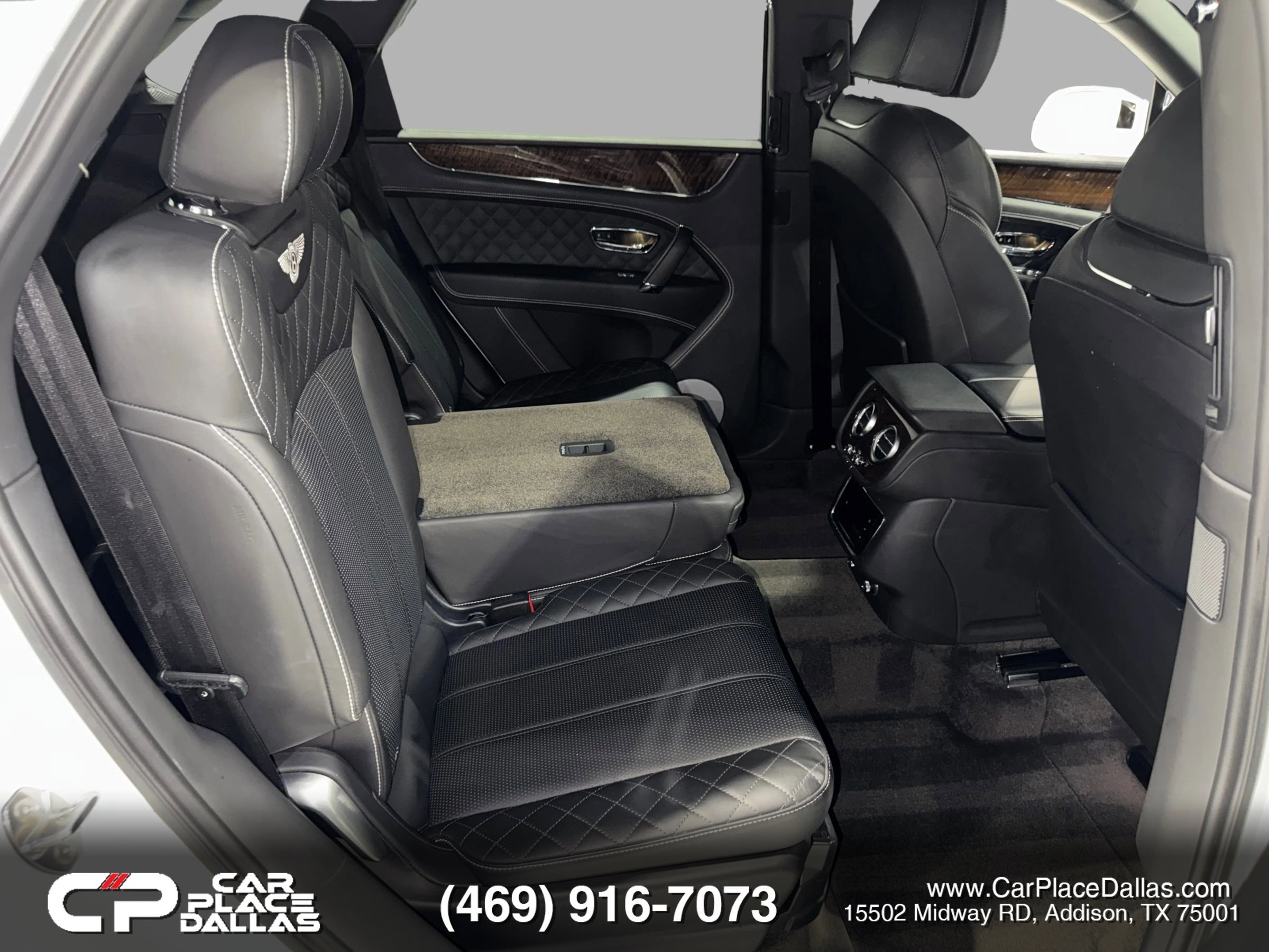 Used 2018 Bentley Bentayga AWD/4WD image 34