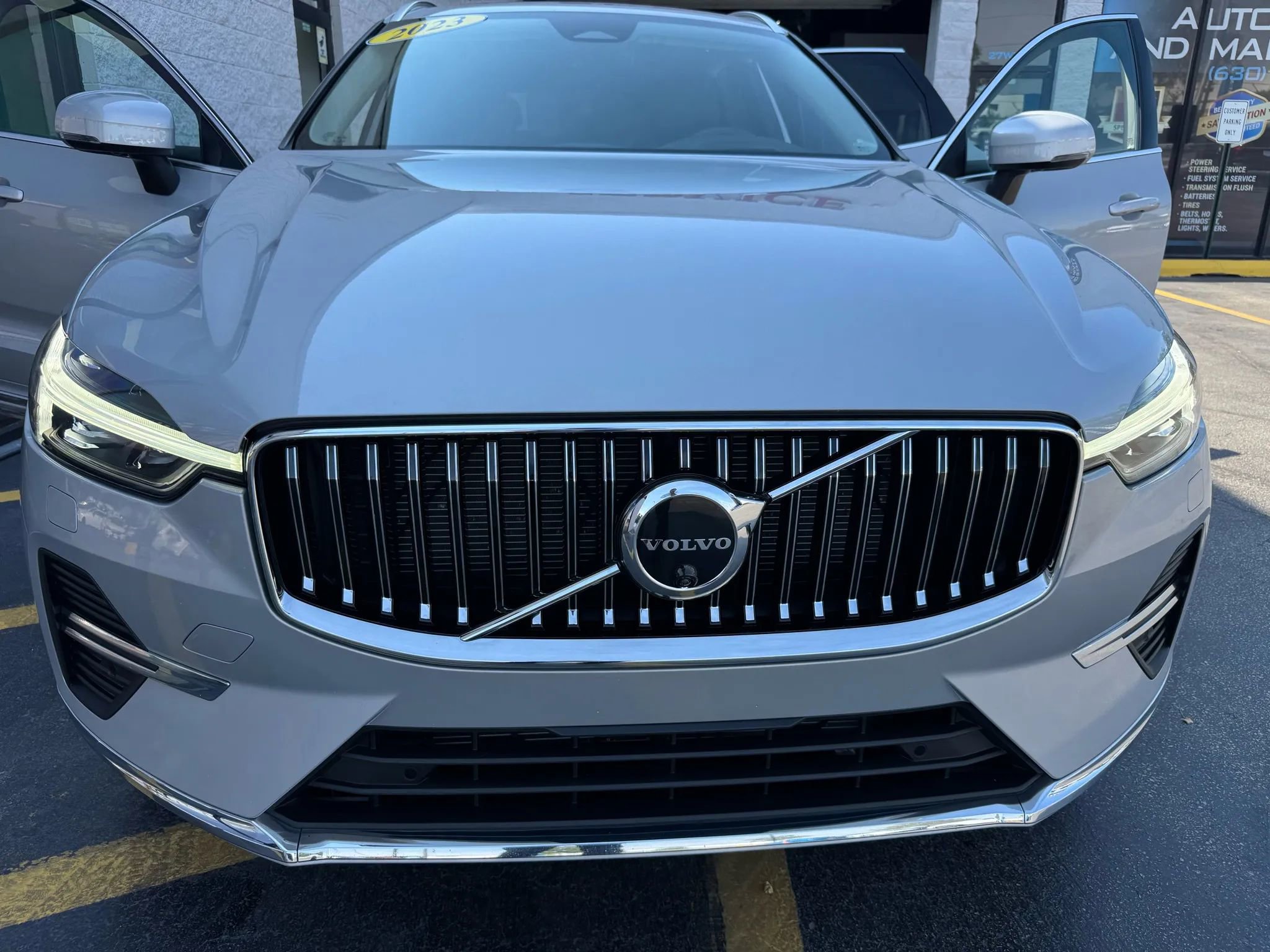 Used 2023 Volvo XC60 B5 Ultimate w/ Climate Package image 44