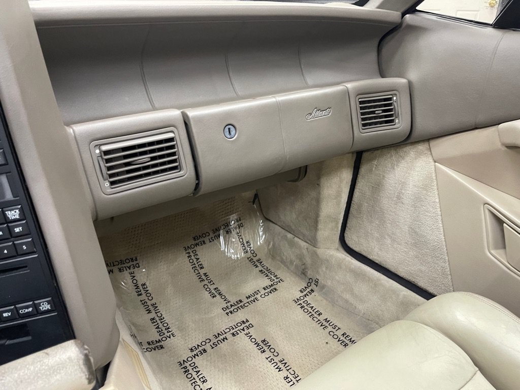 Used 1992 Cadillac Allante FWD image 31