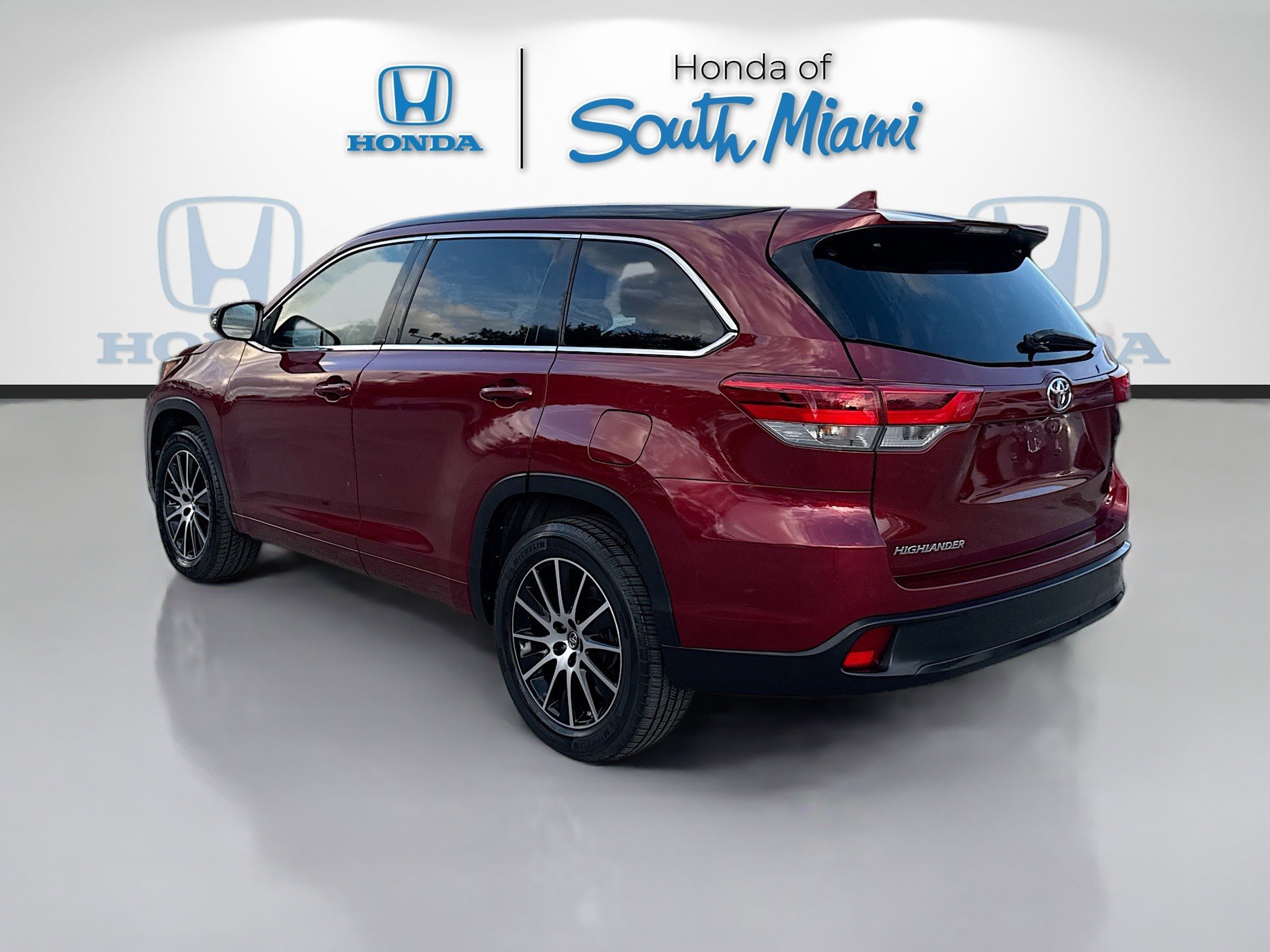 Used 2018 Toyota Highlander SE image 5