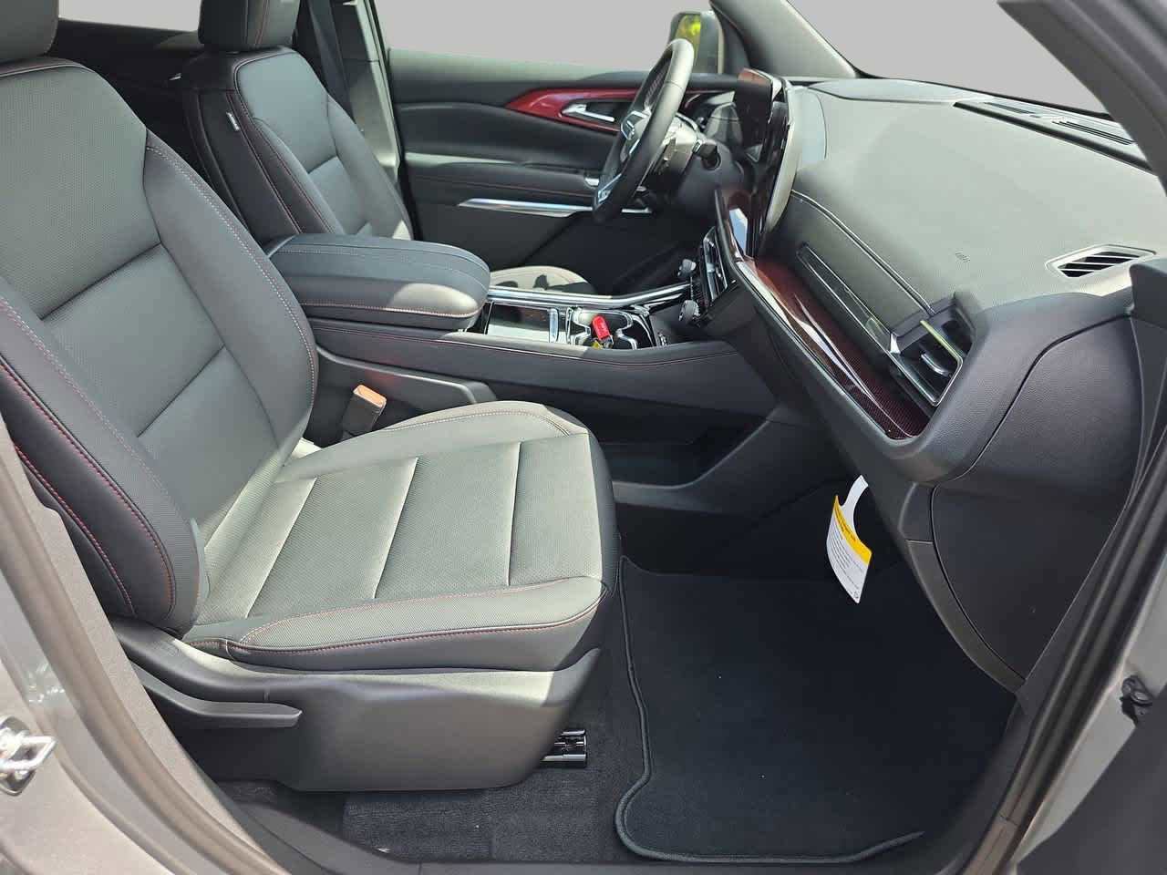 New 2026 Chevrolet Traverse Z71 w/ Driver Confidence Package AWD/4WD image 11
