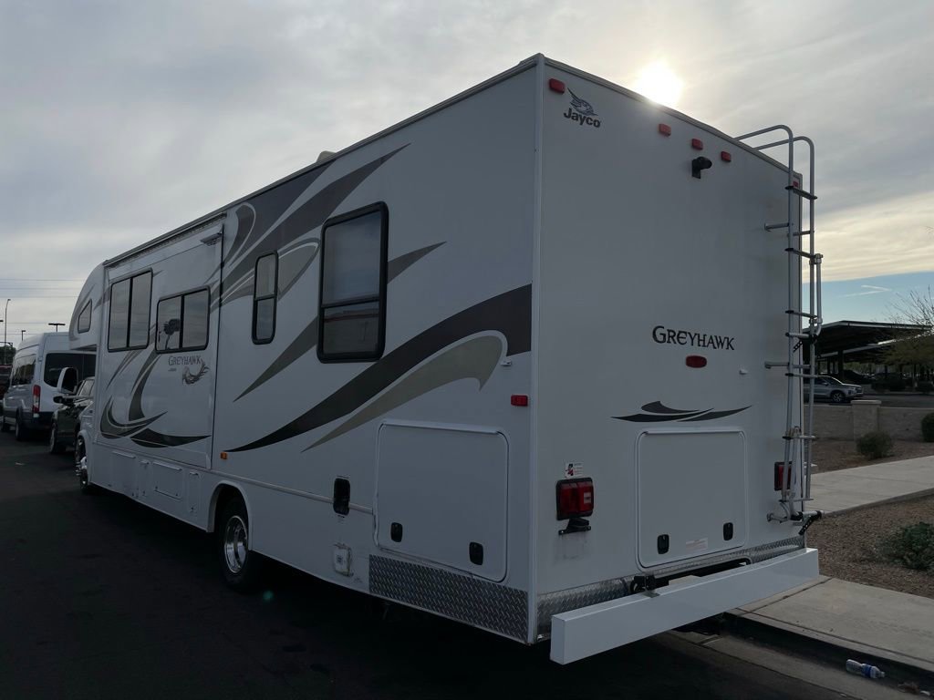 Used 2013 Ford E-450 and Econoline 450 Super Duty w/ Motorhome Prep Pkg RWD image 5