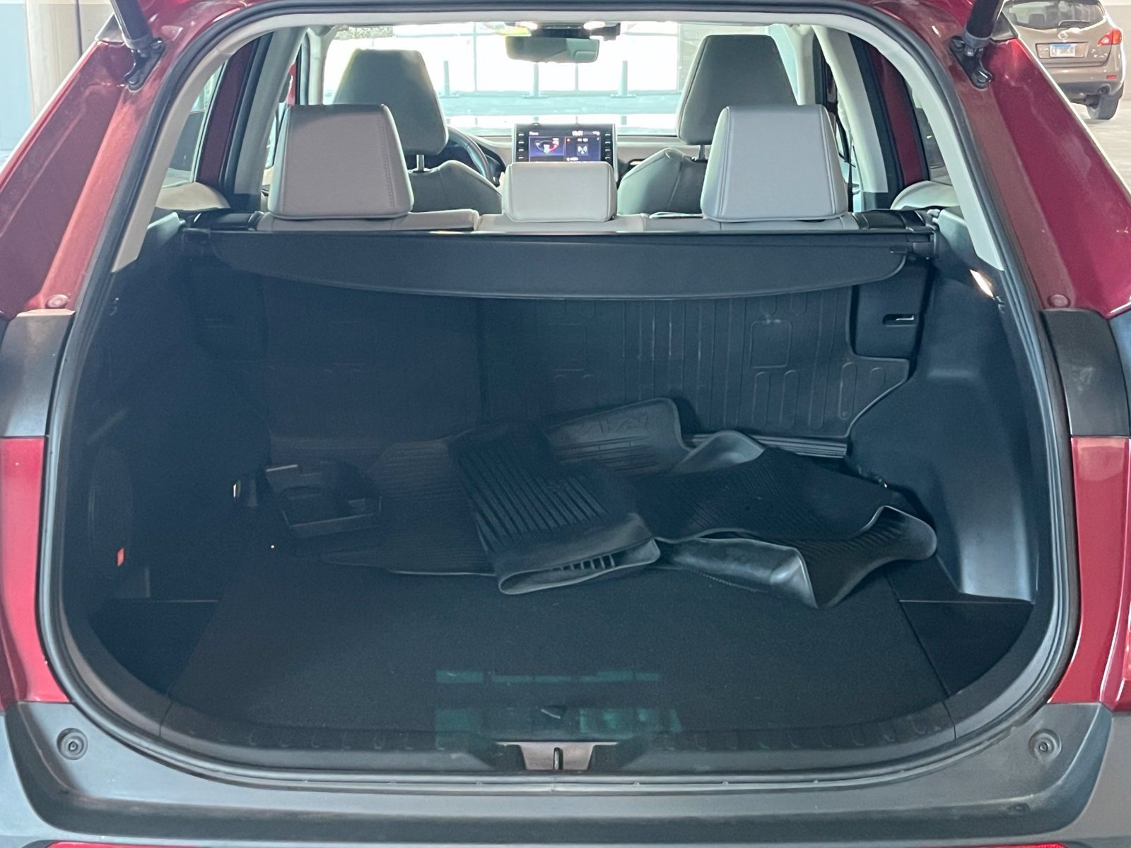 Used 2022 Toyota RAV4 XLE Premium AWD/4WD image 10