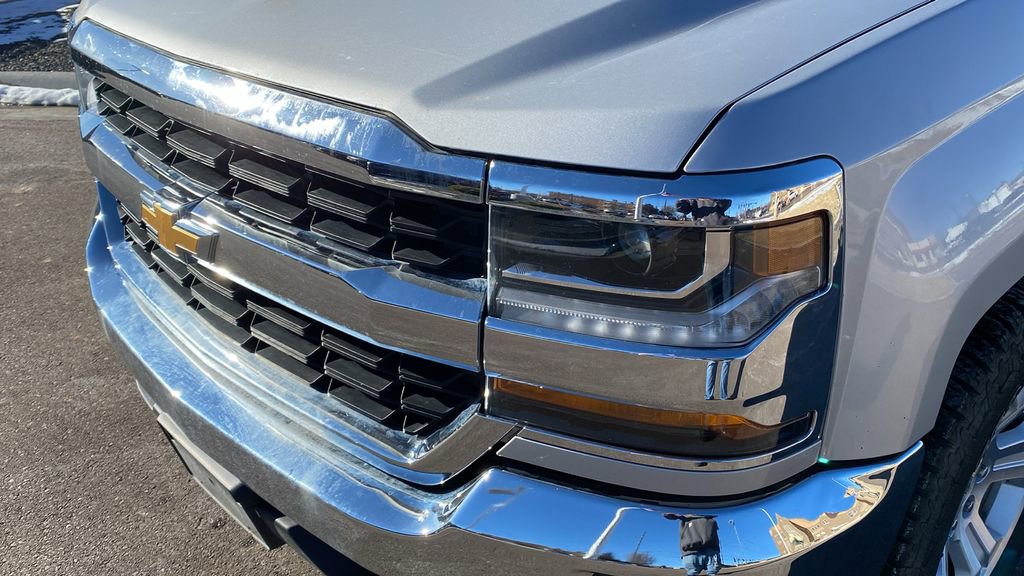 Used 2018 Chevrolet Silverado 1500 LT w/ Texas Edition image 9