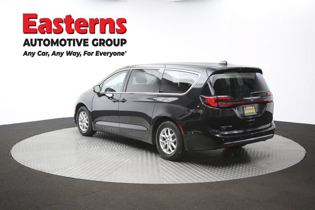 Used 2023 Chrysler Pacifica Touring-L FWD image 66