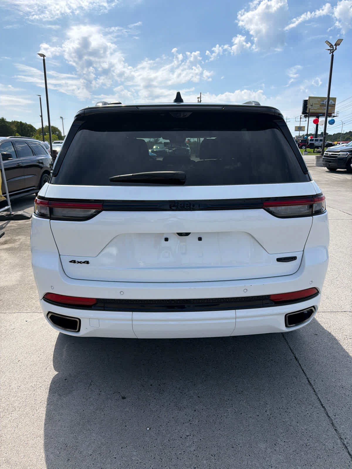 Used 2025 Jeep Grand Cherokee Summit AWD/4WD image 6