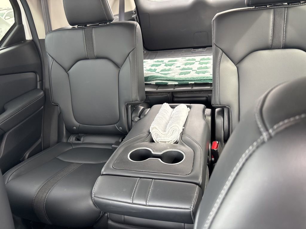 Used 2025 Honda Pilot Touring image 14