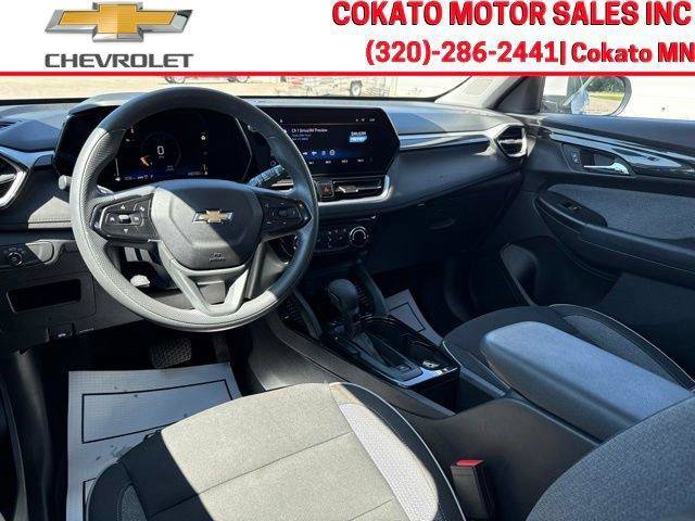 Used 2025 Chevrolet TrailBlazer LT AWD/4WD image 14