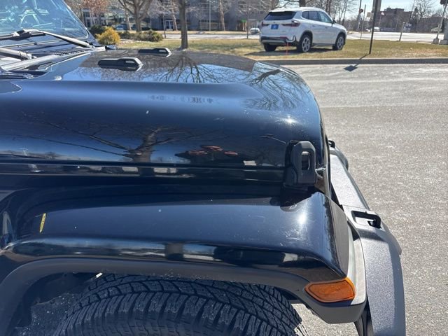 Used 2019 Jeep Wrangler Unlimited Sahara image 4