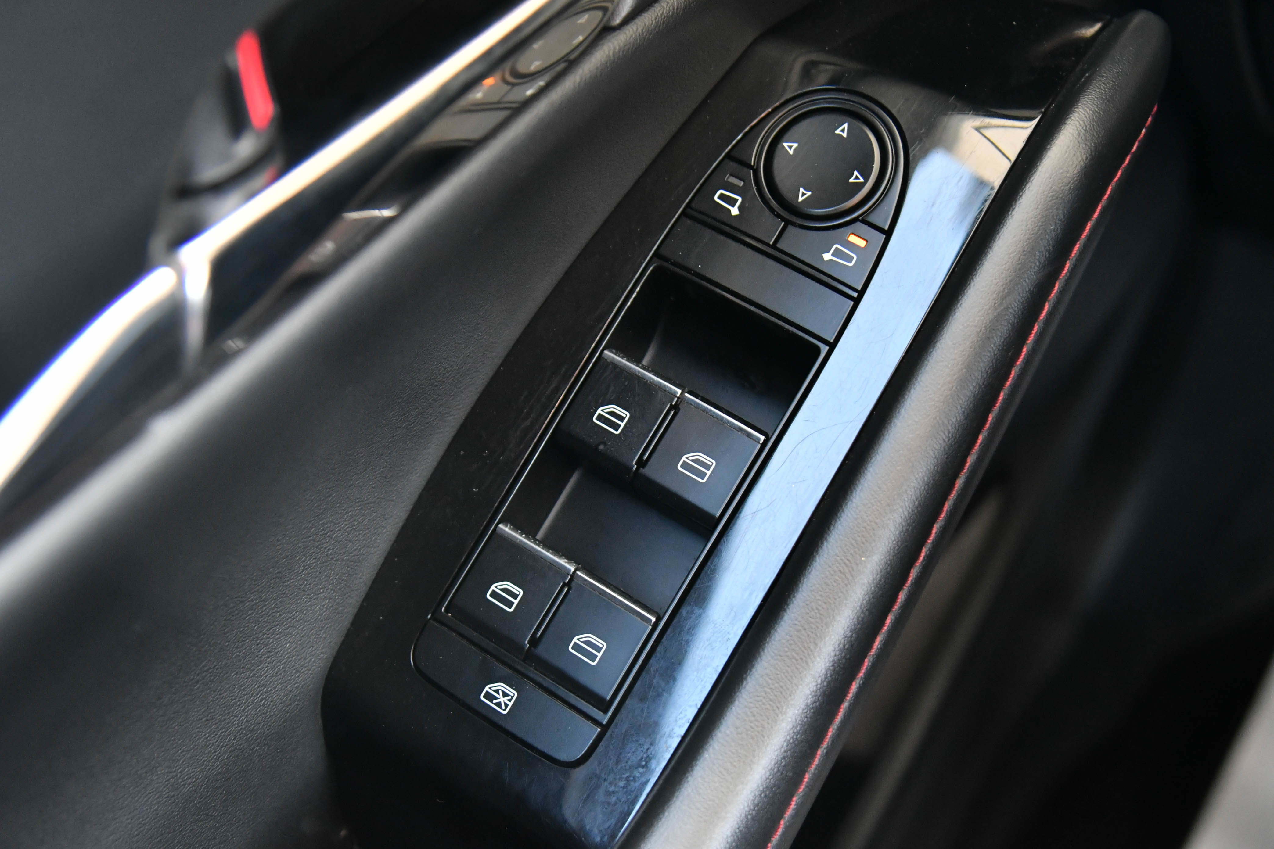 Used 2025 MAZDA CX-30 AWD 2.5 S w/ Preferred Package image 33