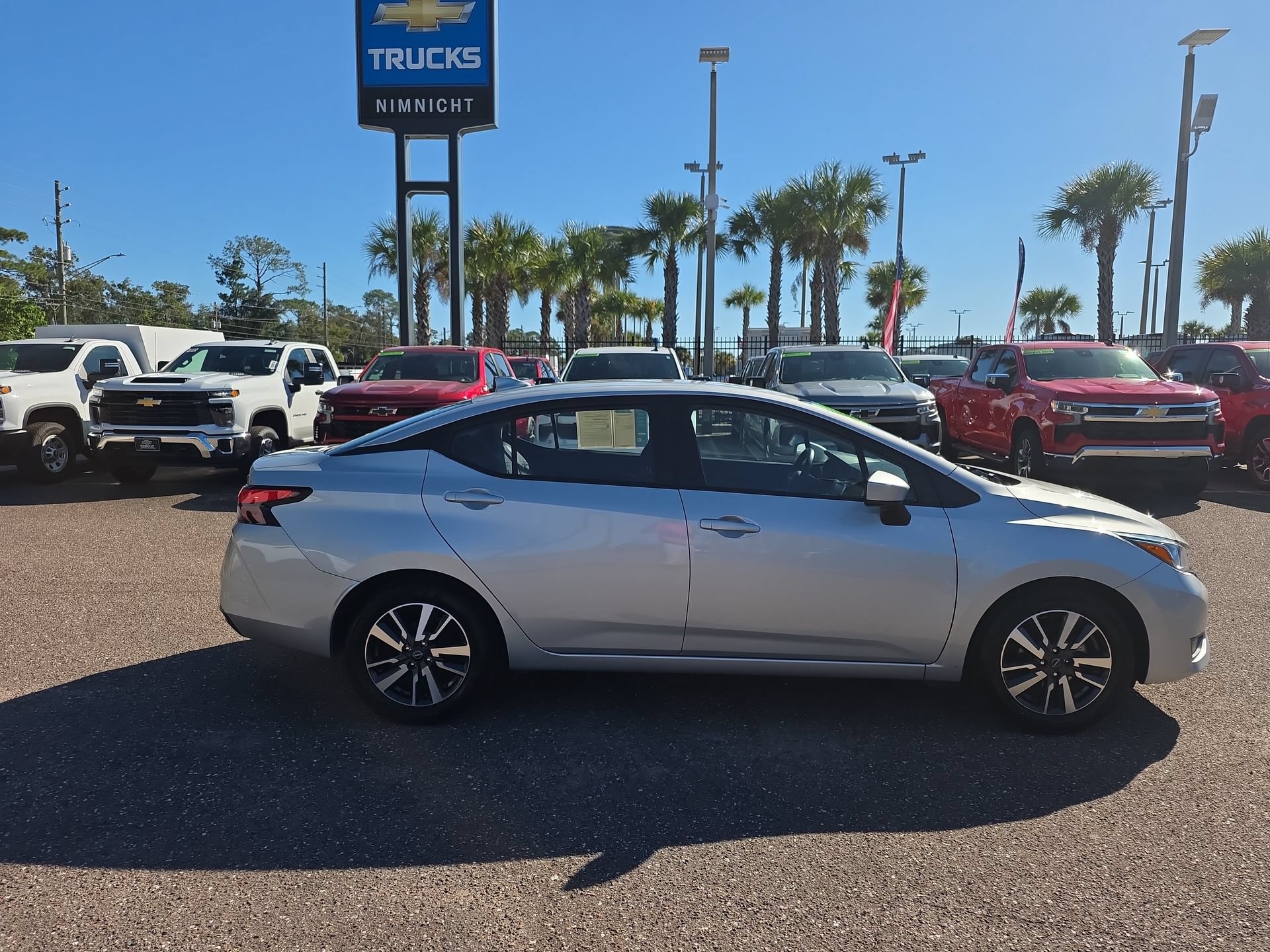 Used 2024 Nissan Versa SV FWD image 17