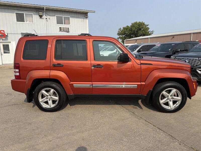 Used 2009 Jeep Liberty Limited AWD/4WD image 6