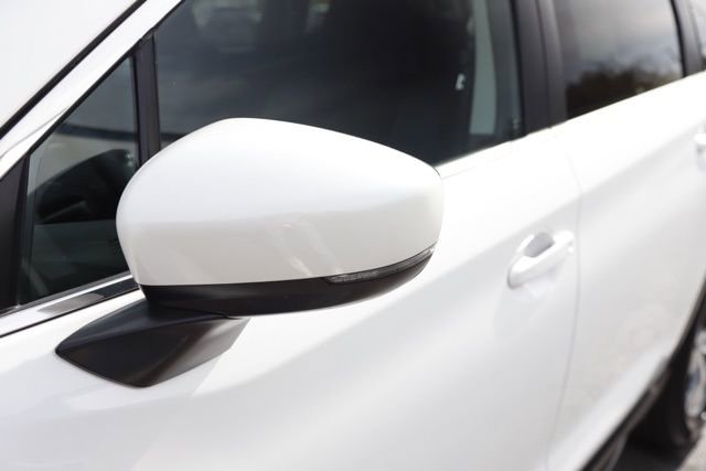 Used 2024 Subaru Ascent Premium w/ Convenience Package image 11