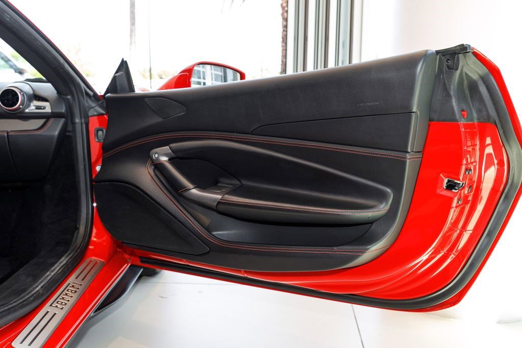 Used 2021 Ferrari F8 Spider RWD image 15