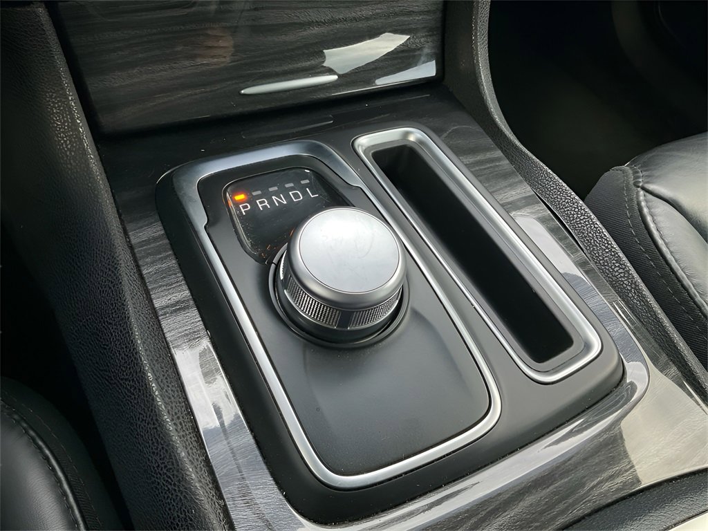 Used 2017 Chrysler 300 Limited image 24