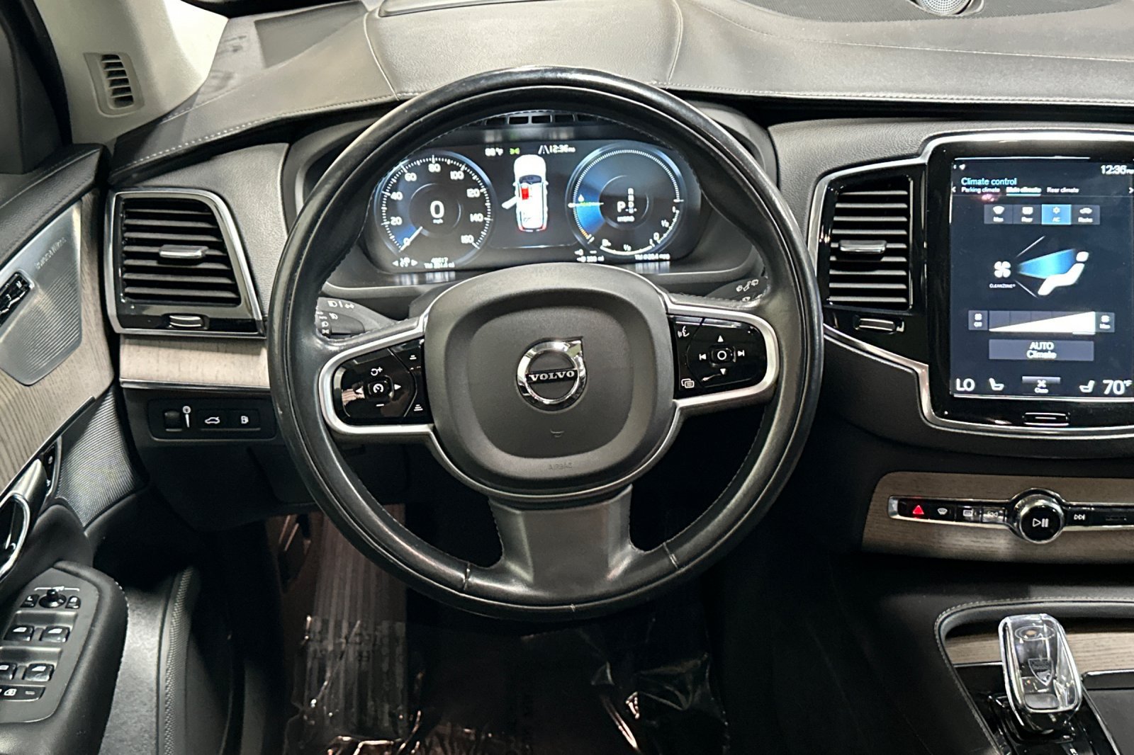 Used 2022 Volvo XC90 T8 Inscription w/ Advanced Package AWD/4WD image 16