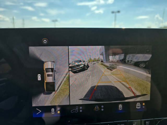 Used 2024 Chevrolet Colorado ZR2 w/ ZR2 Convenience Package III image 33