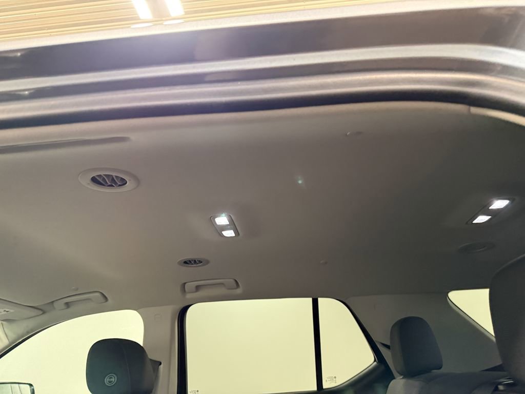 Used 2020 Chevrolet Traverse LS image 10