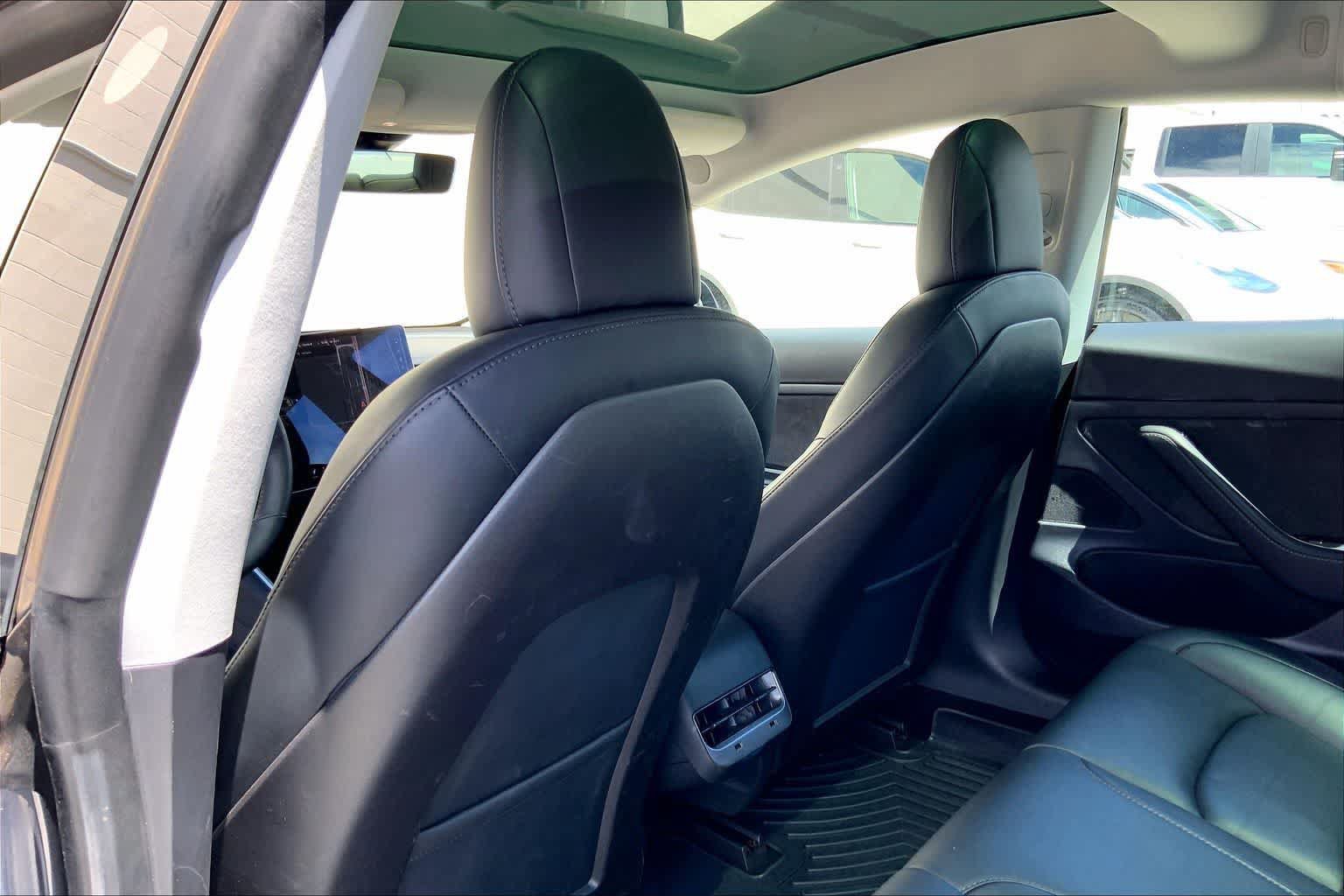 Used 2020 Tesla Model 3 Standard Range Plus RWD image 12
