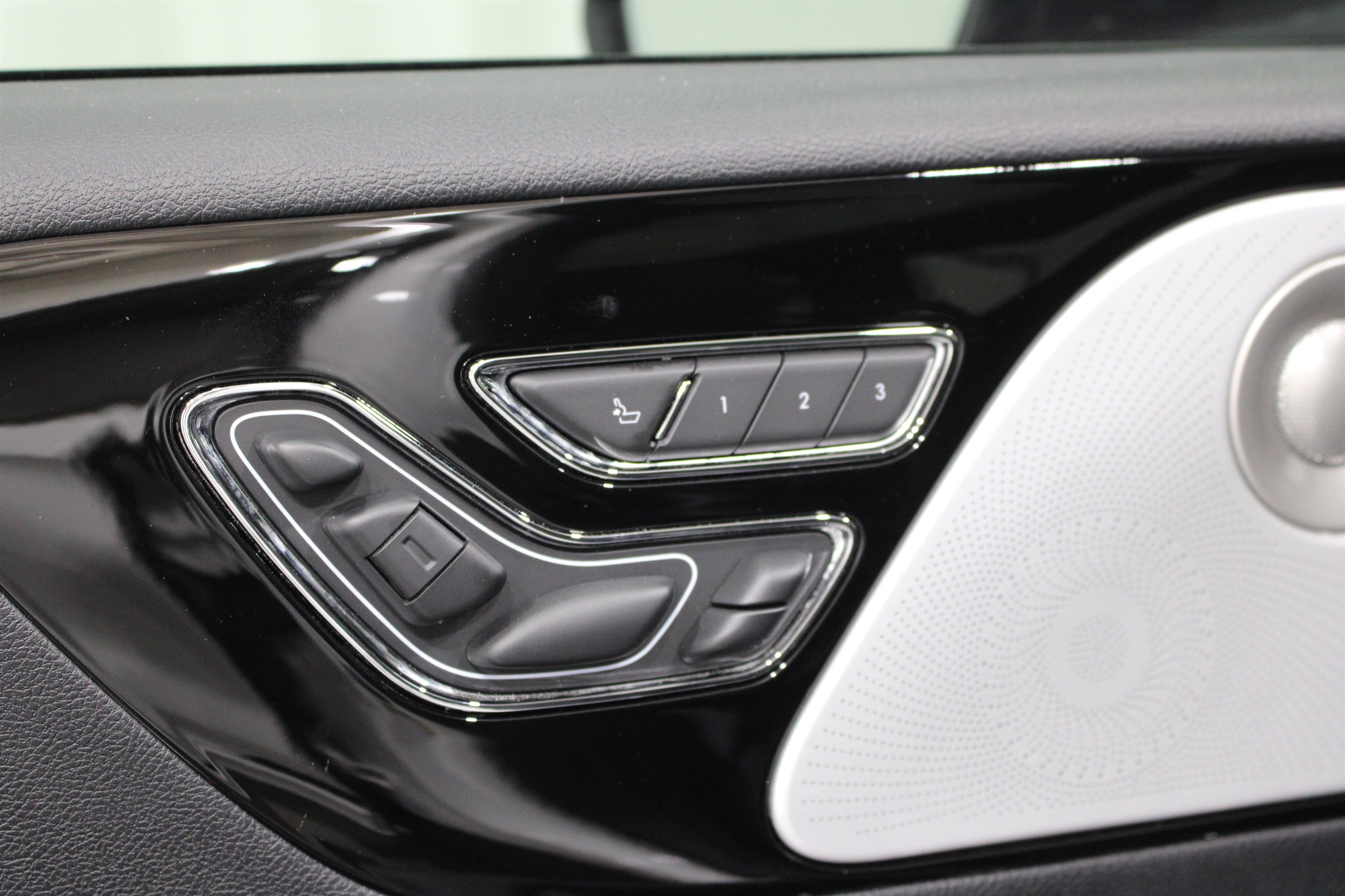 Used 2025 Lincoln Aviator Black Label AWD/4WD image 7