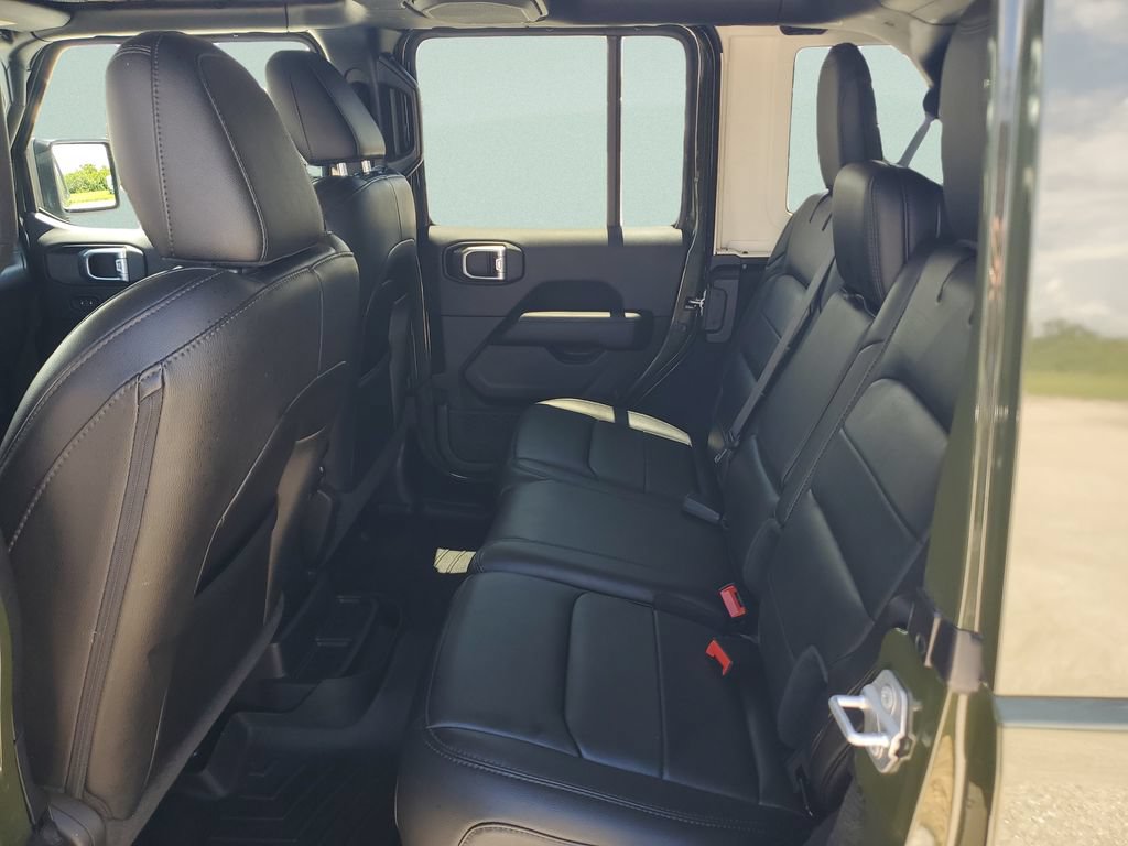 Used 2021 Jeep Wrangler Unlimited Sahara AWD/4WD image 13