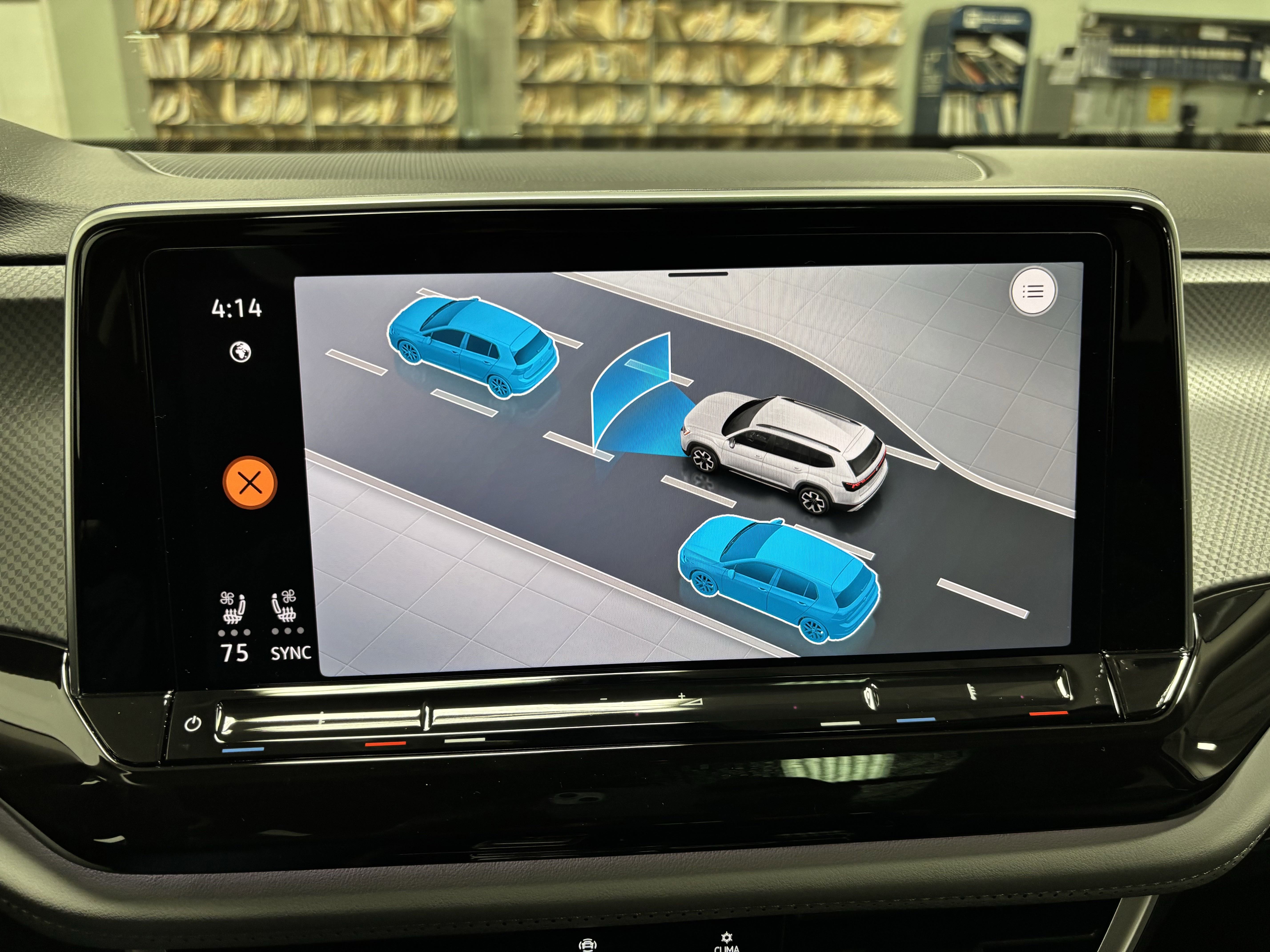 New 2025 Volkswagen Atlas Peak Edition SE image 22