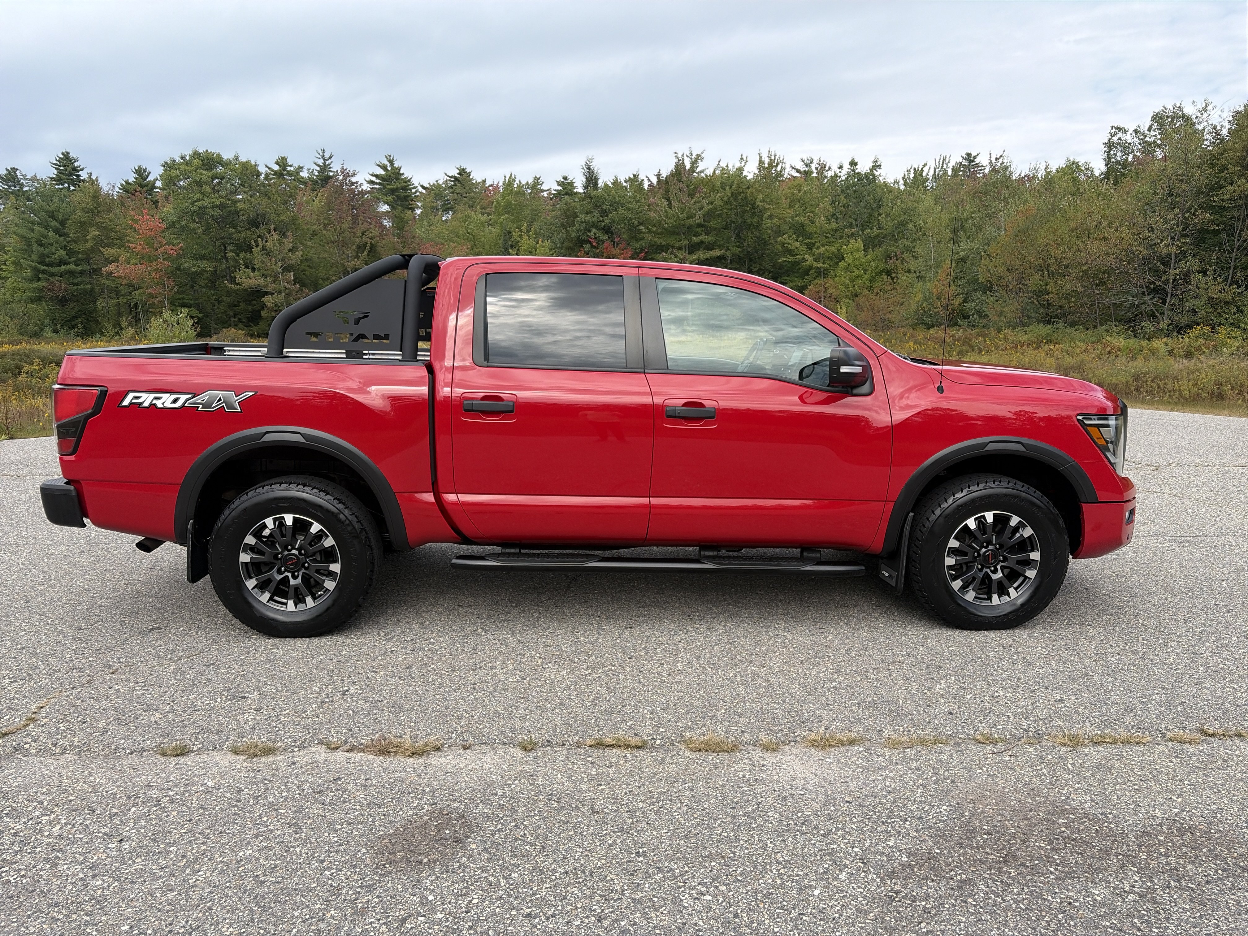 Used 2021 Nissan Titan PRO-4X w/ Pro-4x Convenience Package AWD/4WD image 4