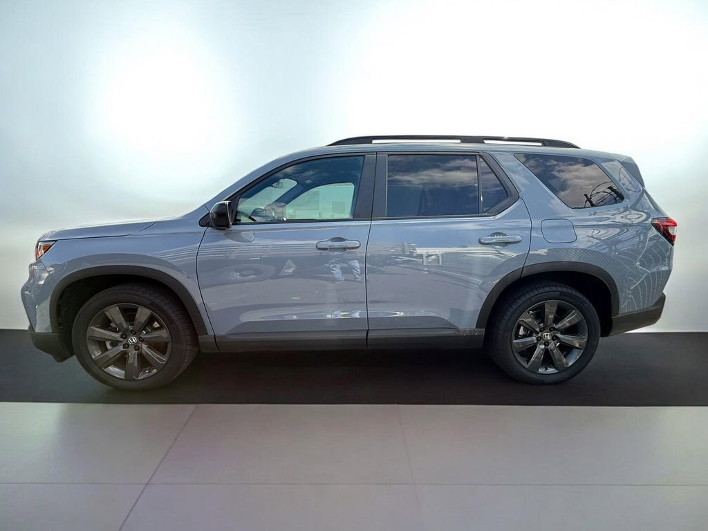 Used 2025 Honda Pilot Sport image 12
