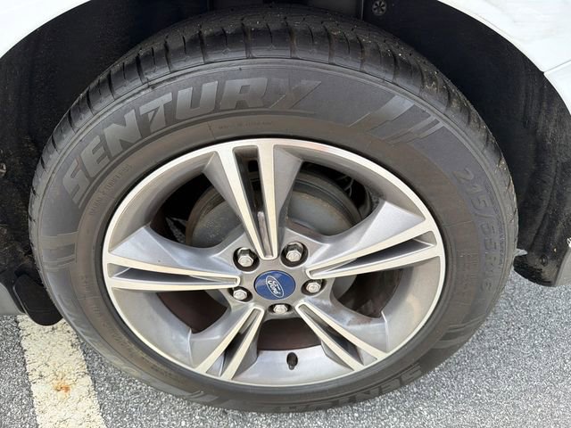 Used 2018 Ford Focus SE w/ SE Appearance Package image 19