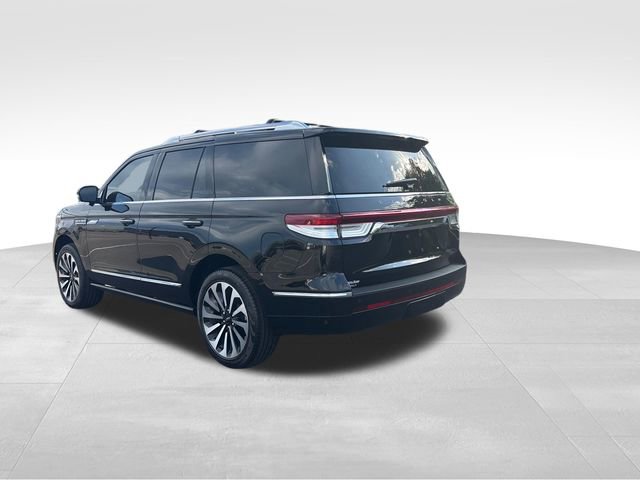 Certified 2023 Lincoln Navigator Reserve AWD/4WD image 3