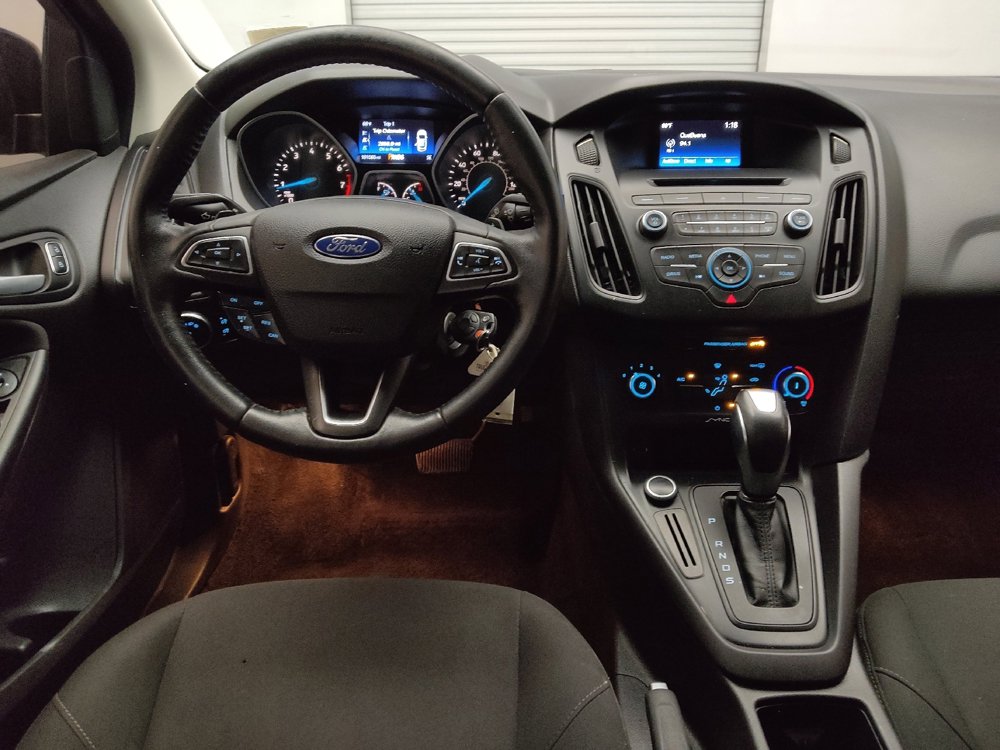 Used 2015 Ford Focus SE w/ SE Sport Package image 22