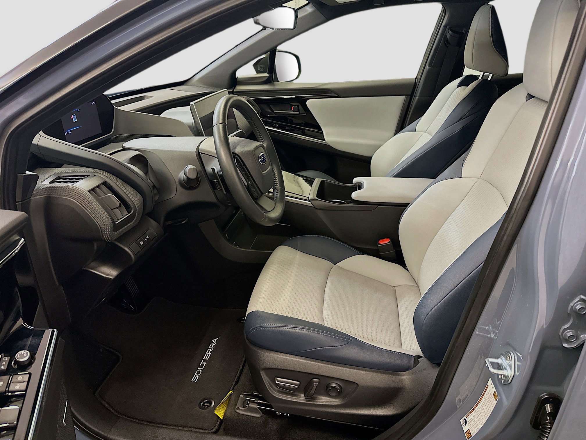 Used 2023 Subaru Solterra AWD image 13