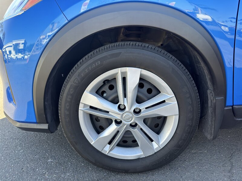 Used 2024 Nissan Kicks S FWD image 7