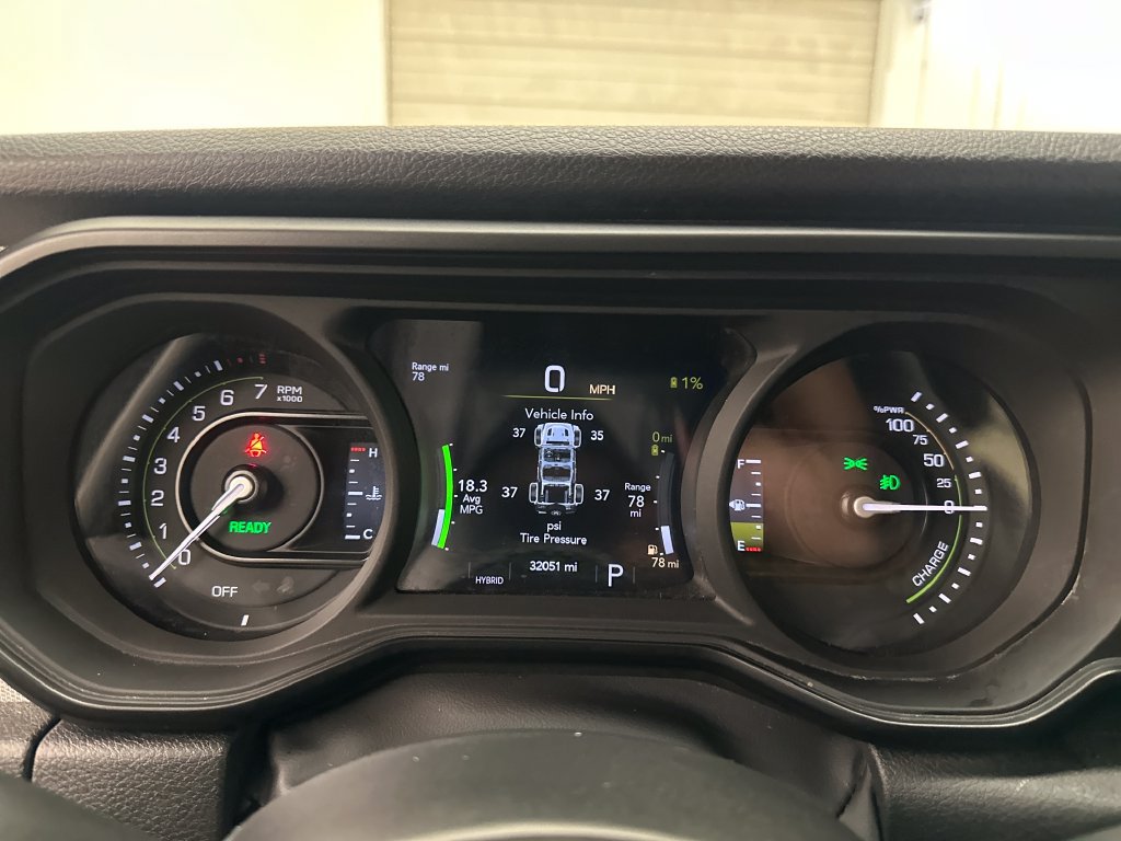 Used 2024 Jeep Wrangler Unlimited w/ Convenience Group AWD/4WD image 15