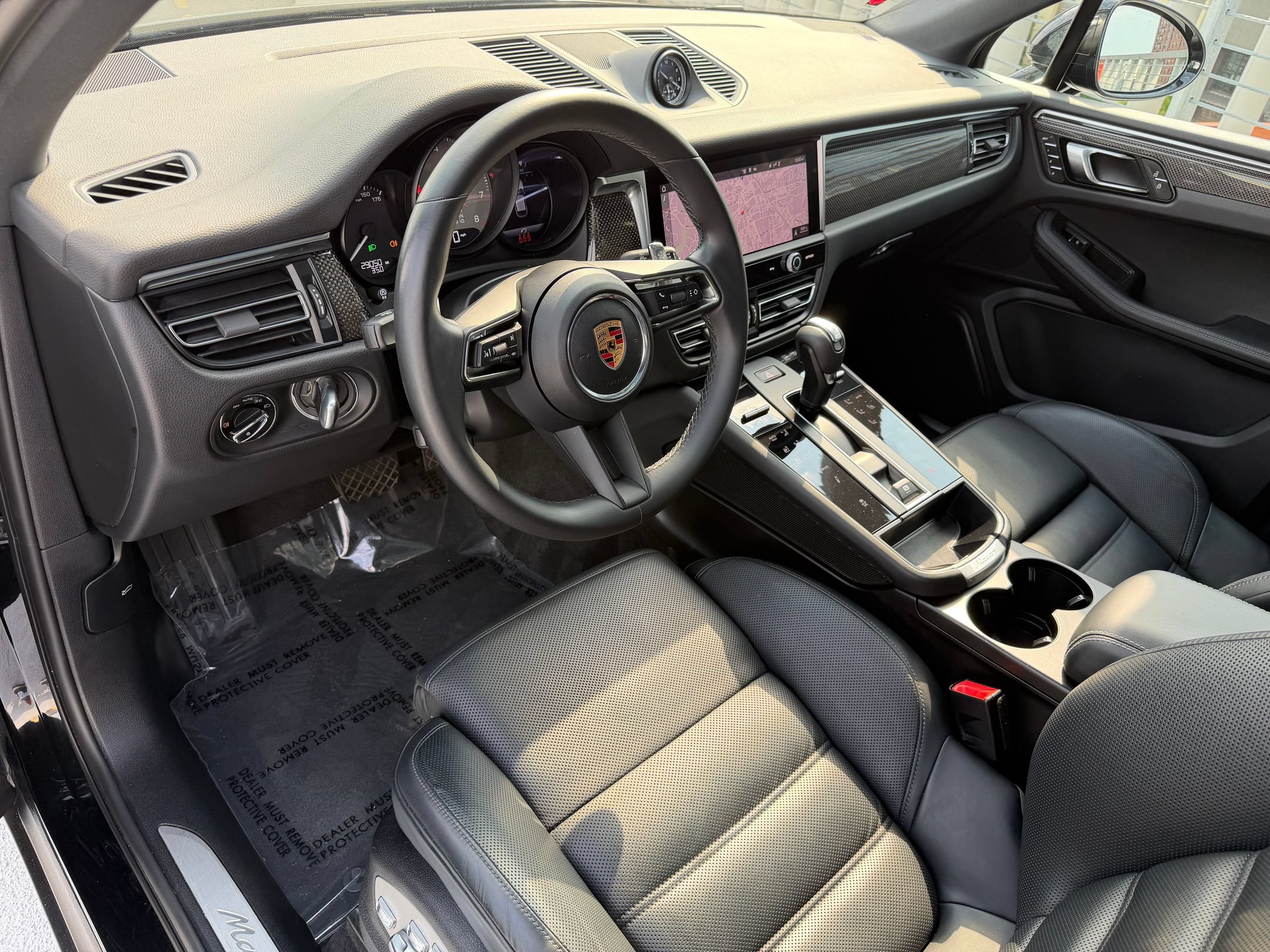 Certified 2024 Porsche Macan S AWD/4WD image 4